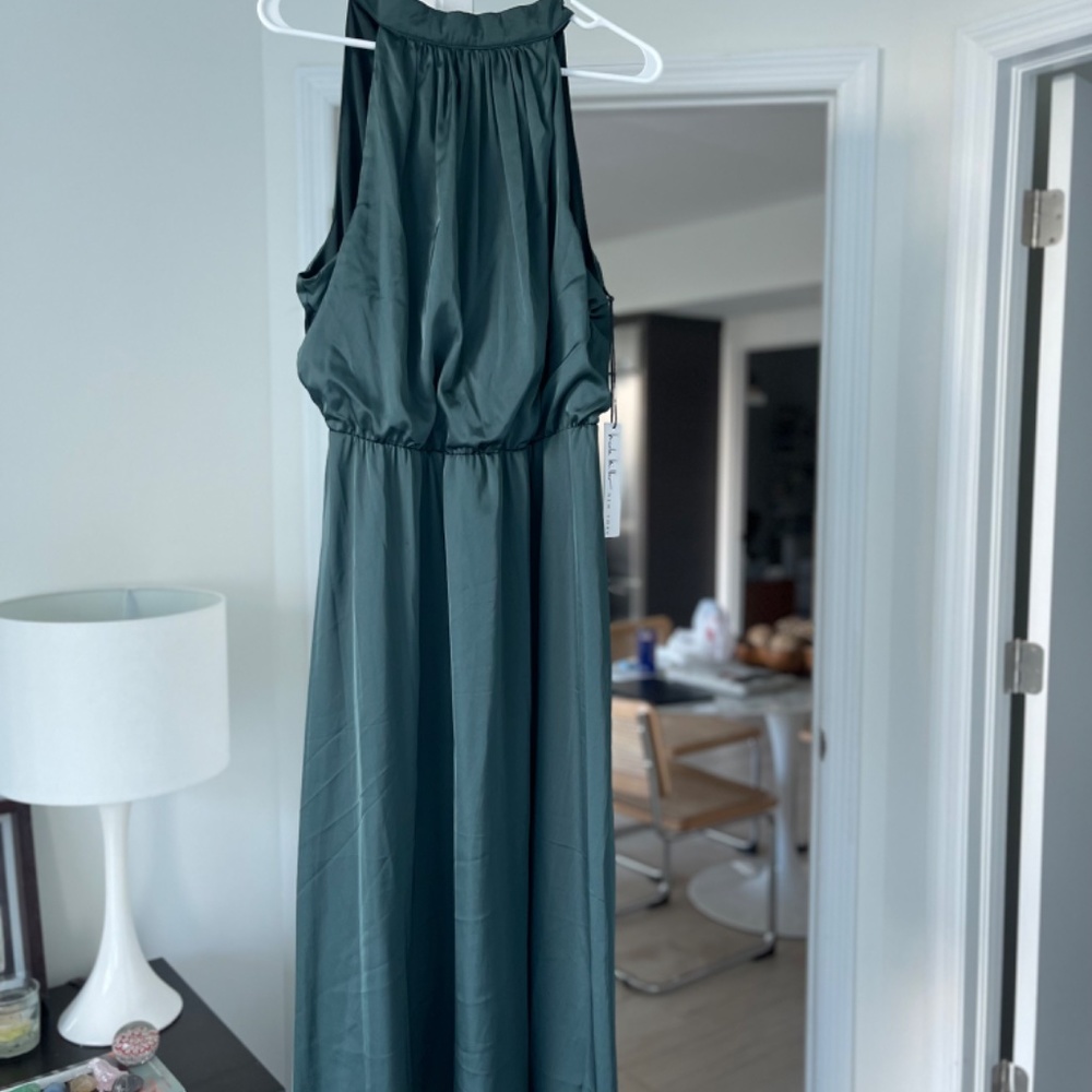 Dress - Picture 3 of 3